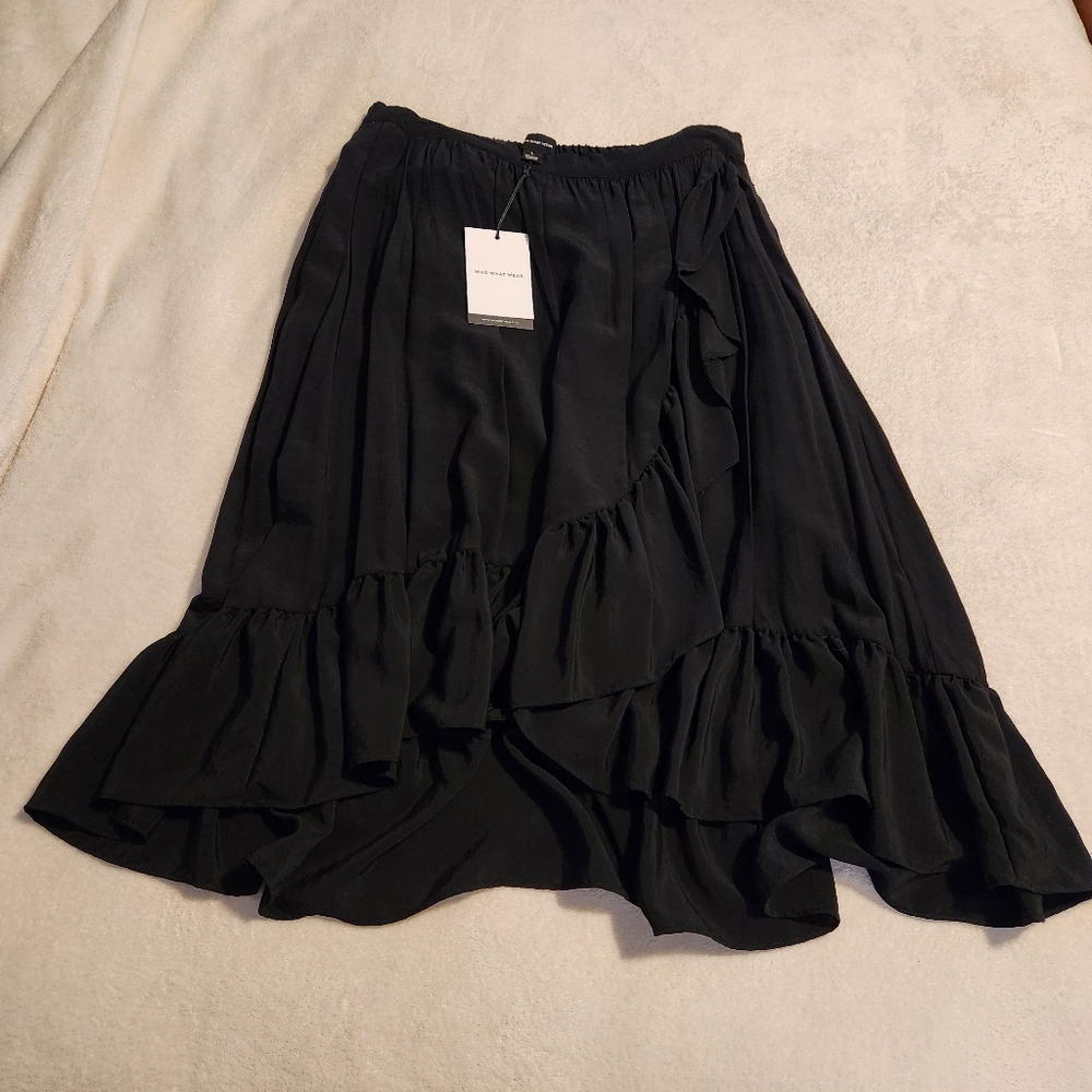 Black ruffle skirt from Who What Wear